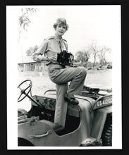 Load image into Gallery viewer, Gandhi, 1982 Press Kit
