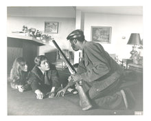 Load image into Gallery viewer, Fun with Dick and Jane, 1977 Press Kit
